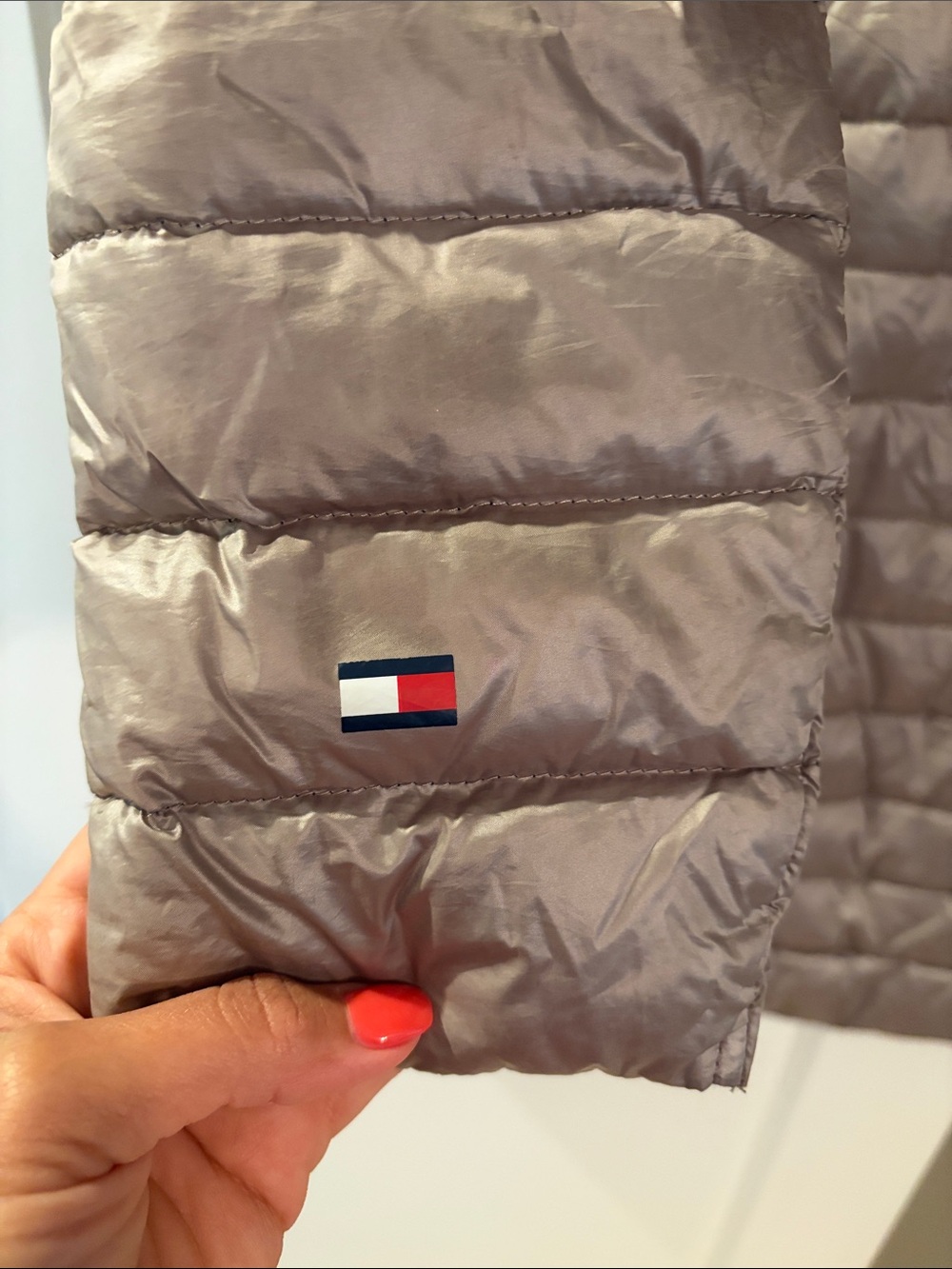 Tommy Hilfiger Women's Taupe Packable Hooded Lightweight Down Puffer Coat sz L - Picture 6 of 8